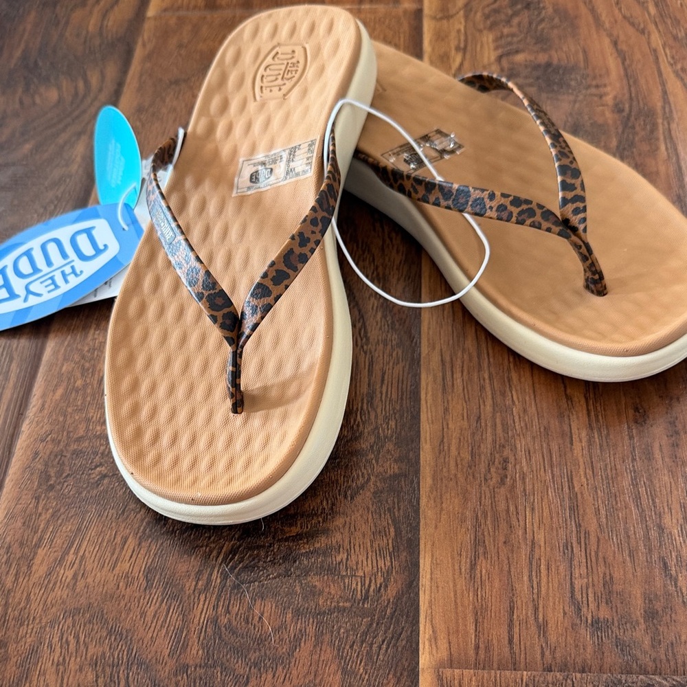 Hey Dude Tan Sandal with Leopard Print Straps sz 8